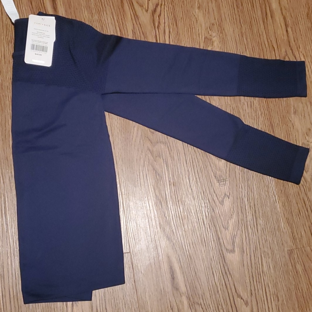 Fabletics Mesh Top - Picture 2 of 4